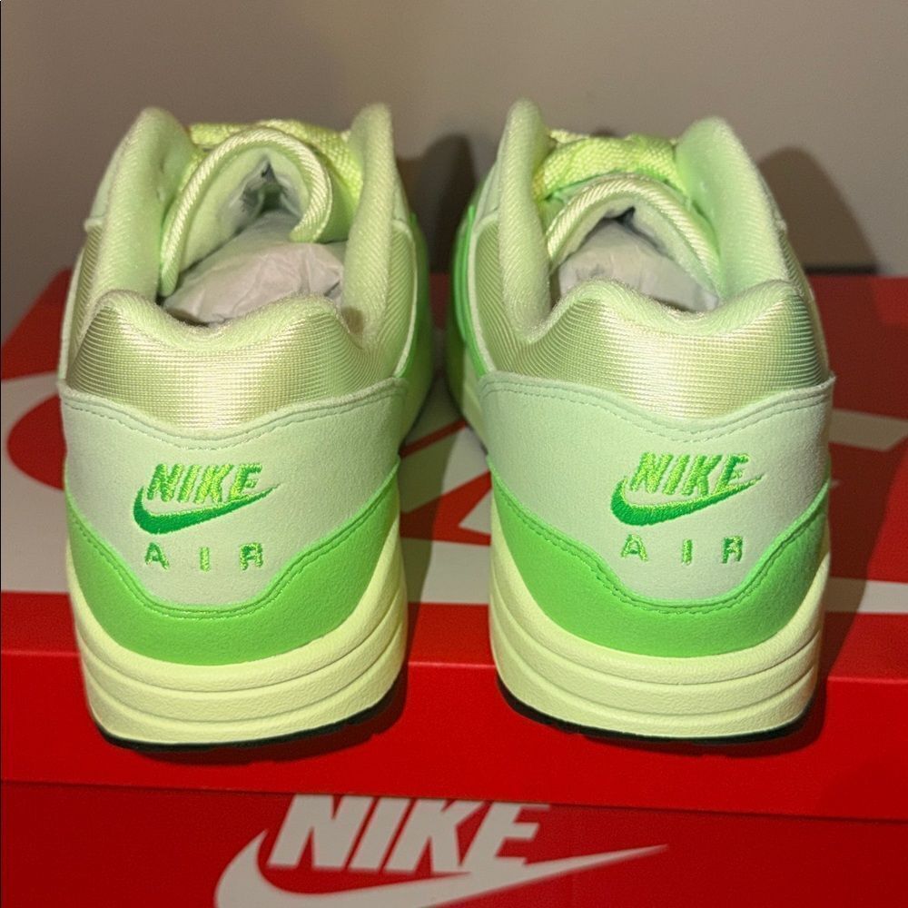 Nike Air Max 1 ‘87 ‘Vapor Green’ HJ7329-376 Women’s Size 10 - Picture 4 of 6